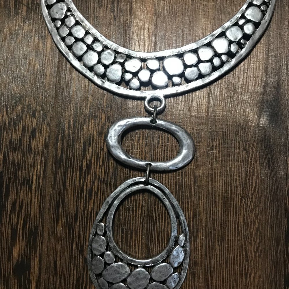 Chico's Silver Pebble Drop necklace